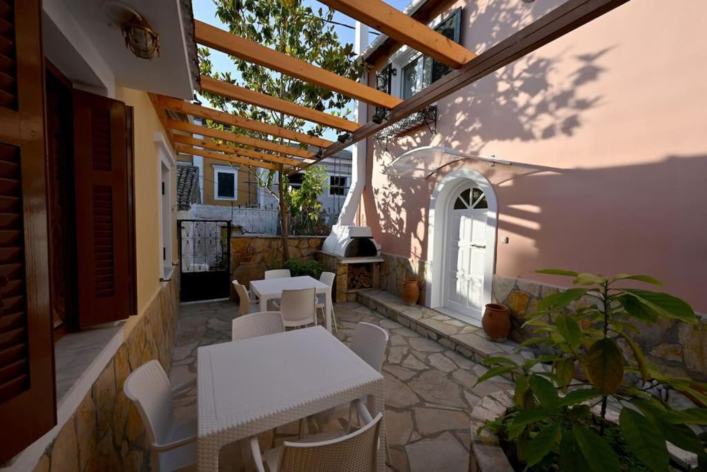 Navigats Traditional House Village Lefkimi